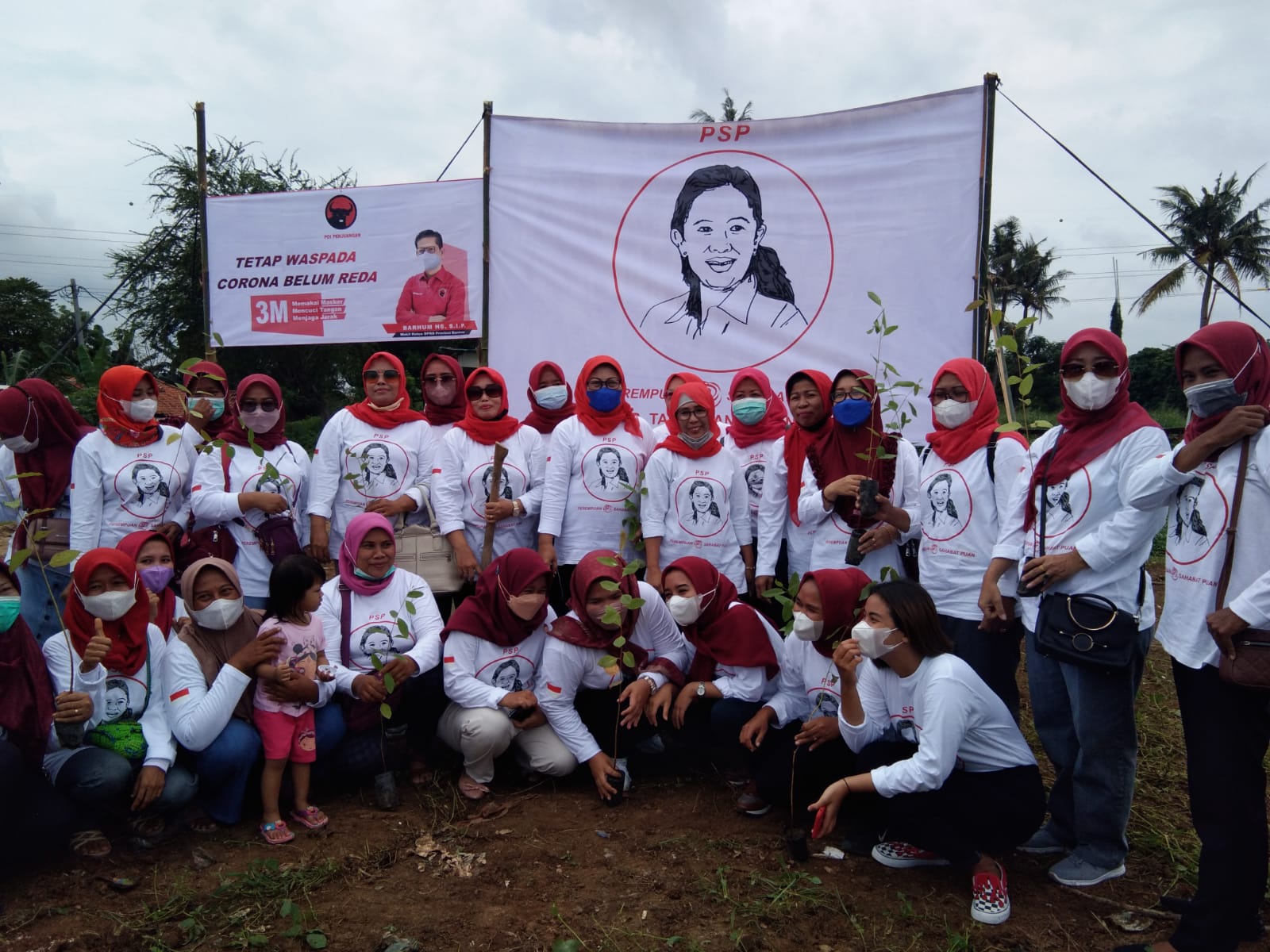 Perempuan Sahabat Puan Menanam Untuk Hijaunya Indonesia
