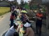 Bentuk Syukur Warga di Sukabumi Kala Jalan Rusak Diperbaiki